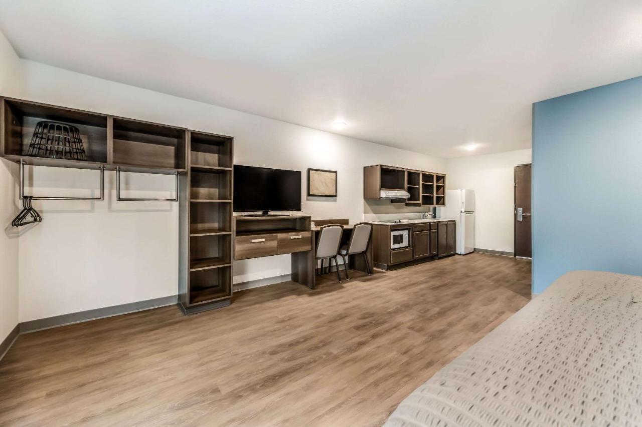 Woodspring Suites Charlotte - University Research Park Bagian luar foto
