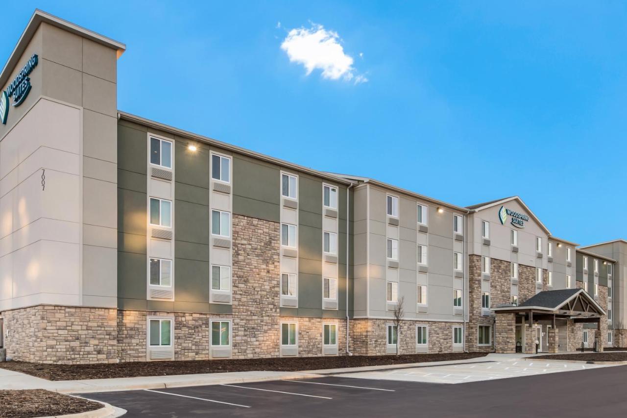 Woodspring Suites Charlotte - University Research Park Bagian luar foto