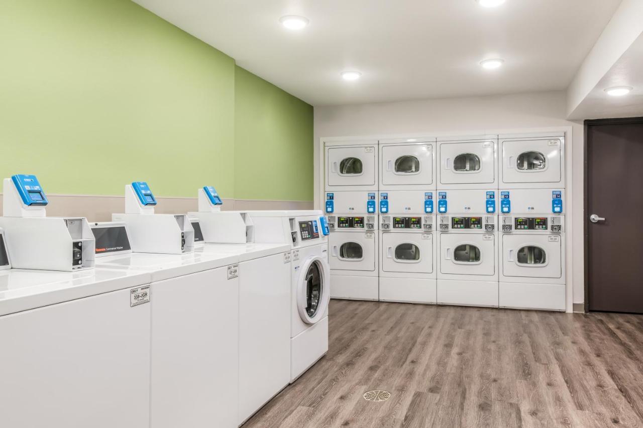 Woodspring Suites Charlotte - University Research Park Bagian luar foto
